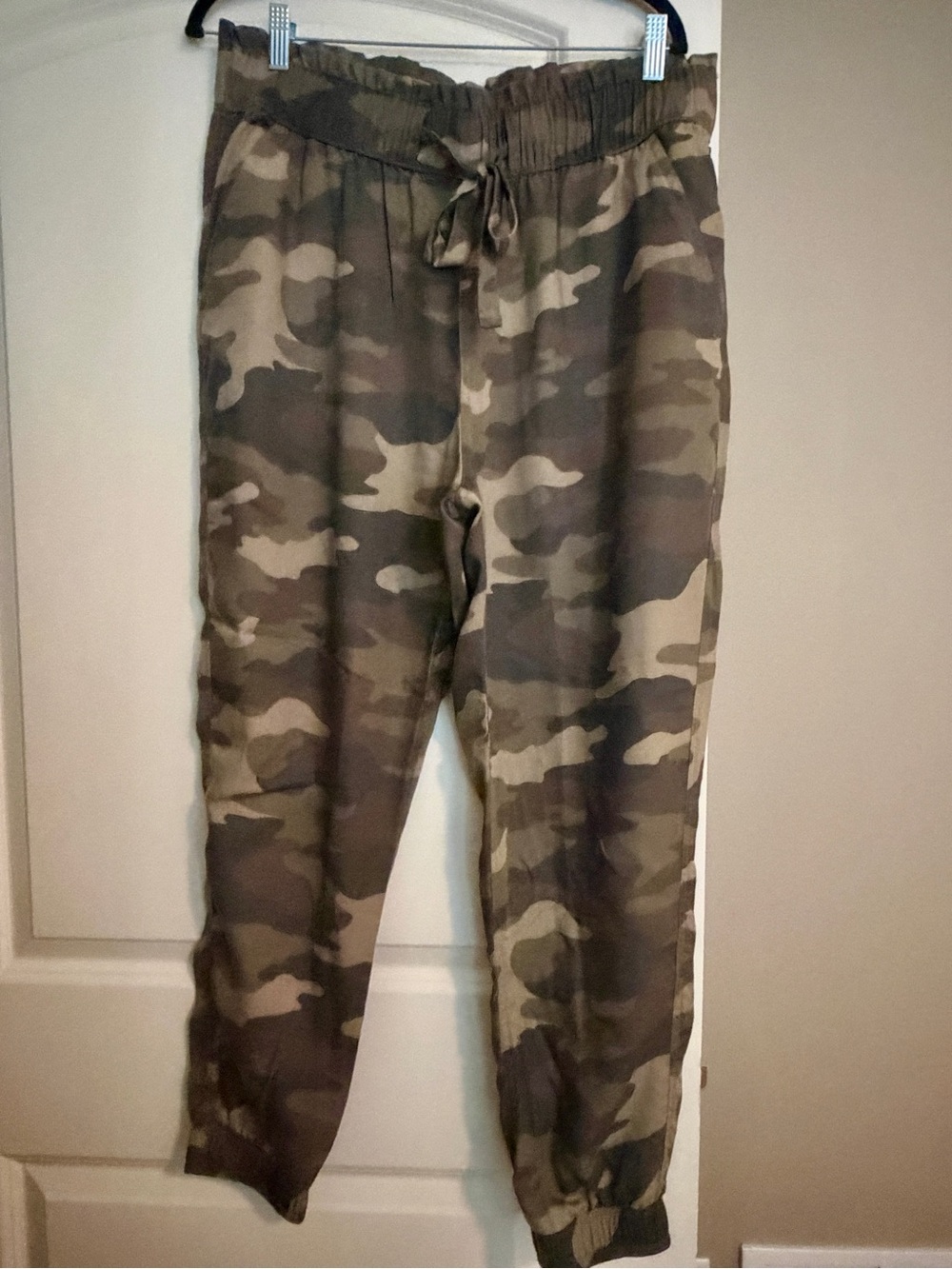 SO Camo Joggers in Olive Green & Khaki.
